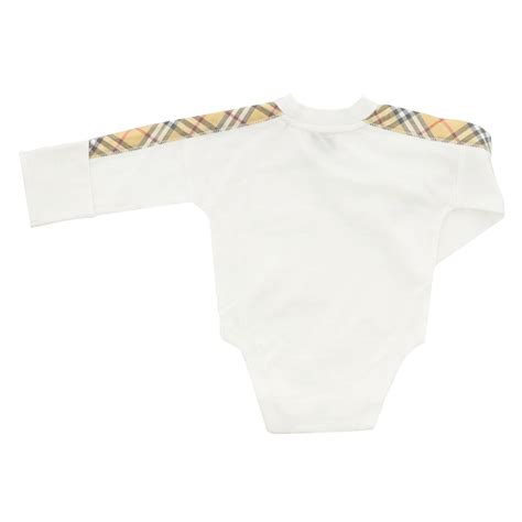 burberry baby blanket sizes.